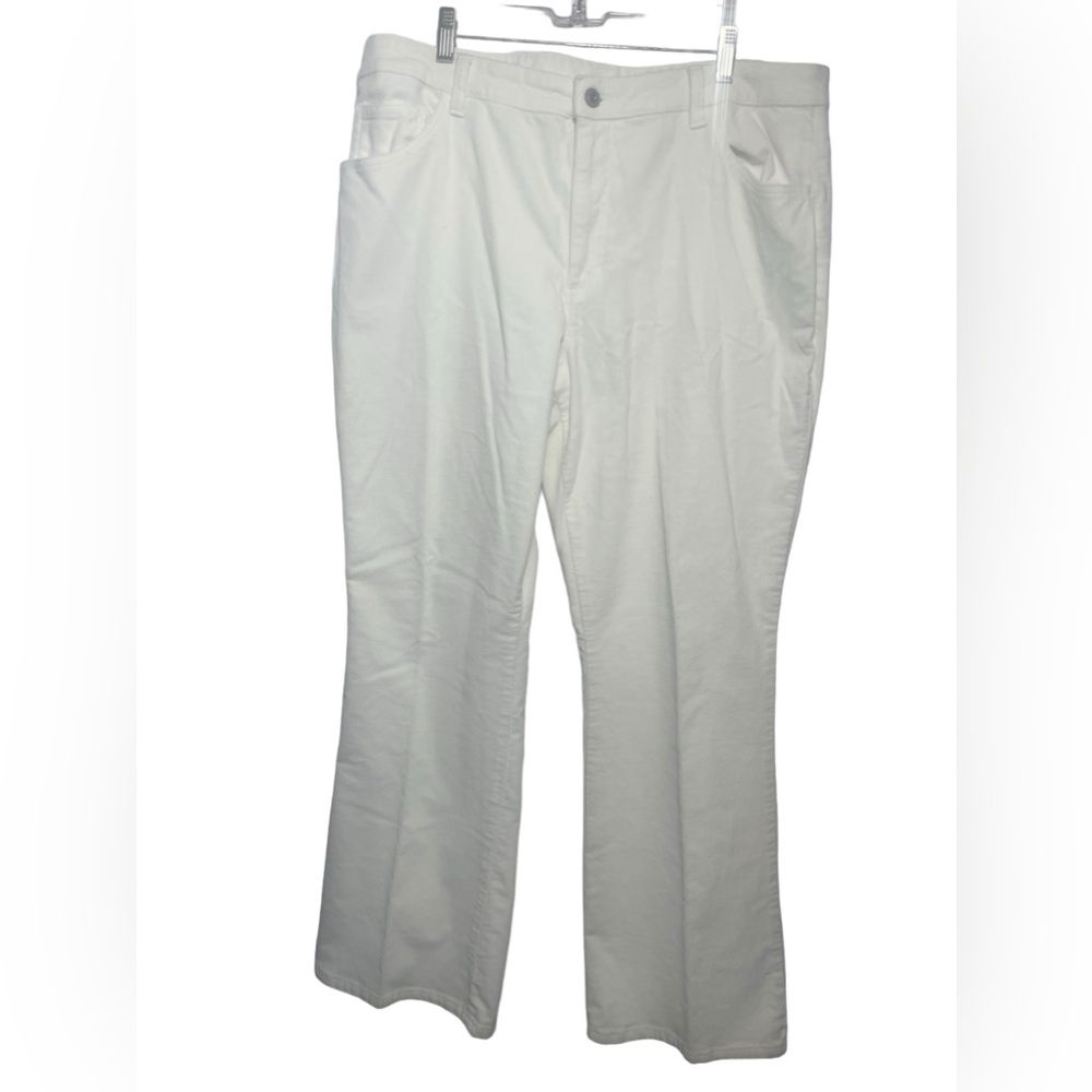 St John’s Bay pants size 16 cream ivory‎ bootcut stretch pants w/rhinestones 🩷
